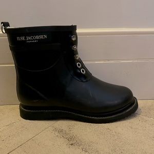Ilse Jacobsen Rub black short boots size 41